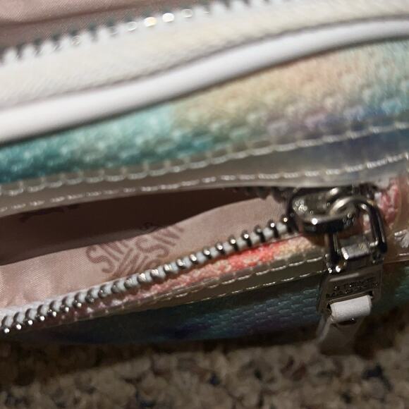 Like New STEVE MADDEN CONVERTIBLE MULTI COLOR BELT BAG. - Picture 5 of 7